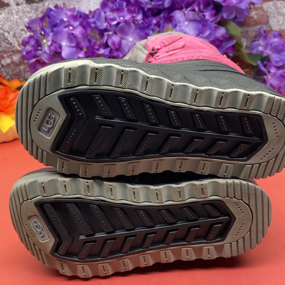 Ugg Kids' Pink and Gray Winter Boots SZ 1 - Picture 5 of 7